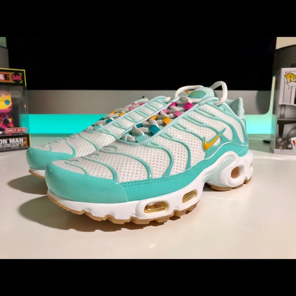 nike air plus womens